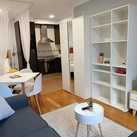 Carrerahouses Lovely شقة
